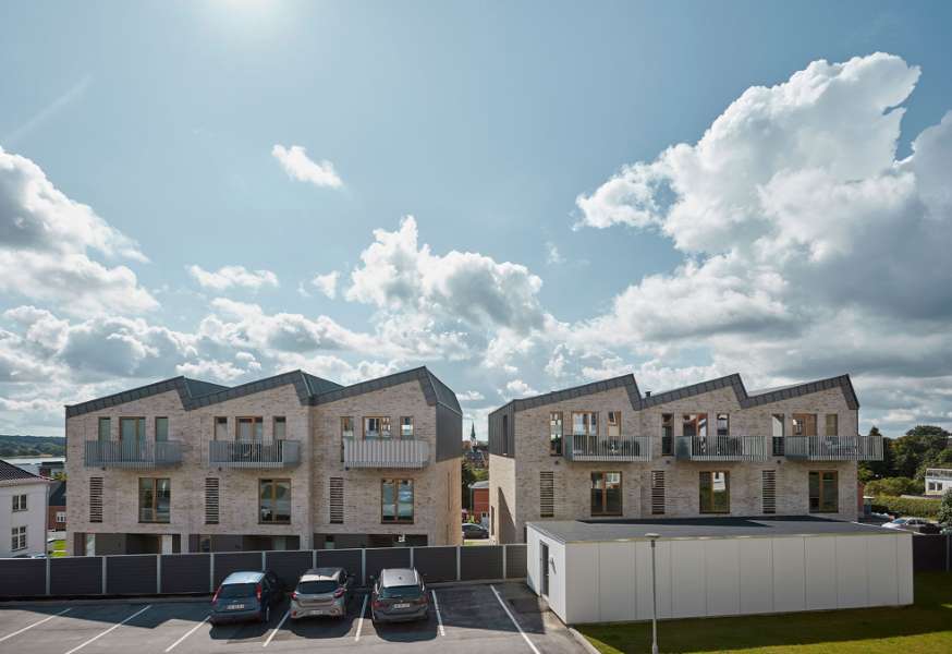 Kalter Rosé und Seeblick unter Stahlprofilen, Krøyer Kielbergvej / Regnbuevænget 1, 8660 Skanderborg, Dänemark